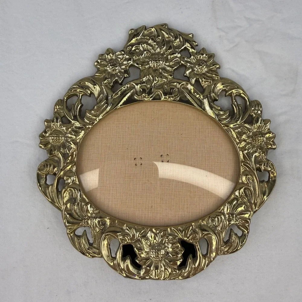 Vintage Ornate Brass Oval Picture Frame Floral Scroll Hollywood Regency 7.5x6.5